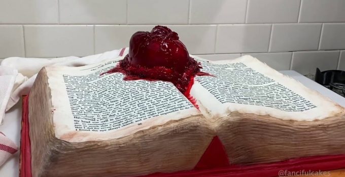 This Edgar Allan Poe Inspired Cake Has A Beating Jello Heart