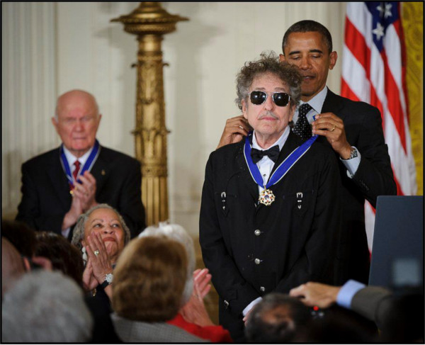president_barack_obama_presents_american_musician_bob_dylan_with_a_medal_of_freedom