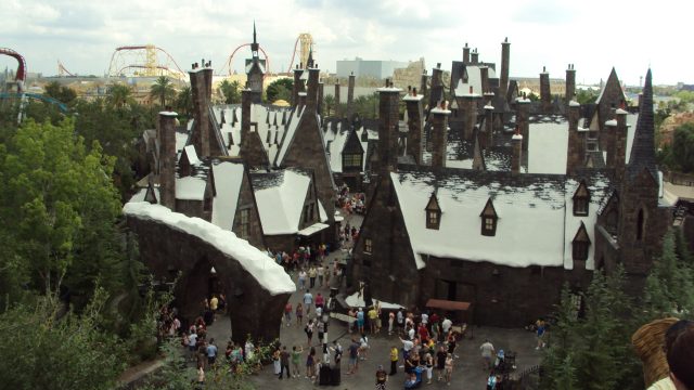 VIDEO: ‘Harry Potter’ Movie Stars Visit The Wizarding World Of Harry Potter