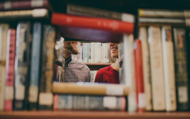 Love Is In The Air! 8 Sure-Fire Ways To Get A Happy Ending With A Bookworm